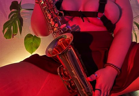 utkashnitke model best picture