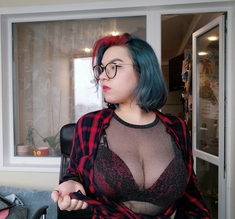 utkashnitke best actress pics