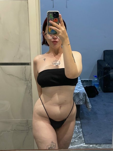 Nururkmz naked actress pics