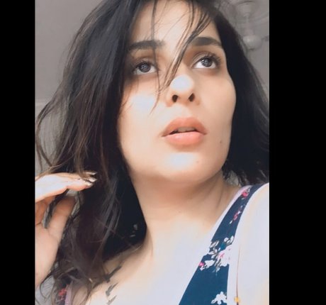 Vansheen Verma Sumbriya adult model photos