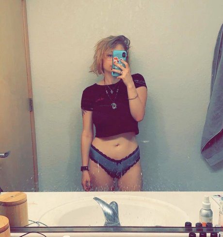 Curthobain star sex pictures