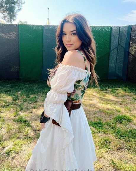 heylaurensummer sex model photos