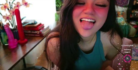 annatigarr model top picture