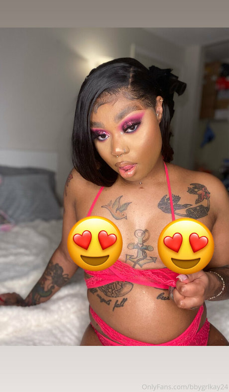 prttygirlkay naked pornstar picture