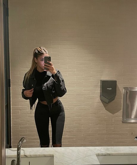 Morena Bradas pretty star pictures