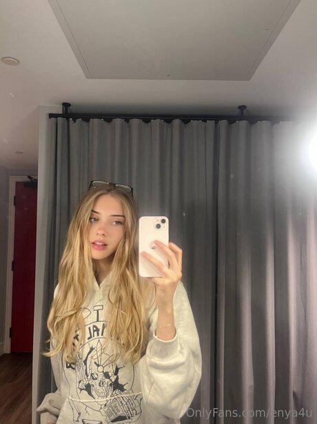 enya4u perfect actress image