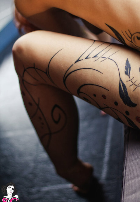 Mnemozyne model naked pic