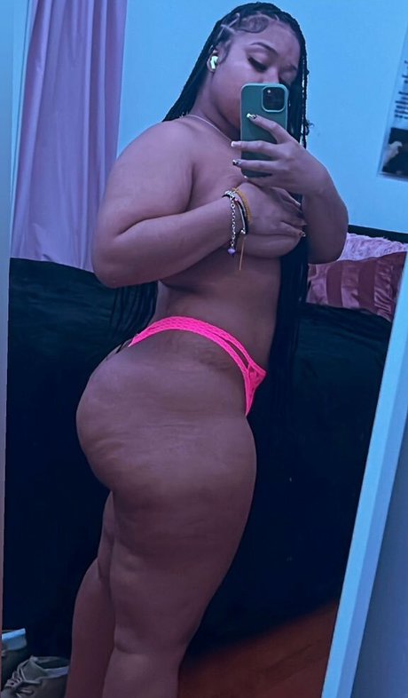 TheRiahRed model free image