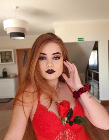 findomroxy1 star high quality photo