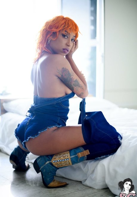 Milloux erotic model pic