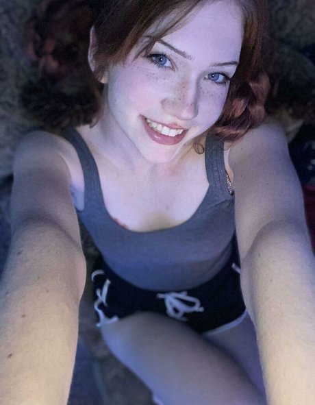 Tora Love star naked photos