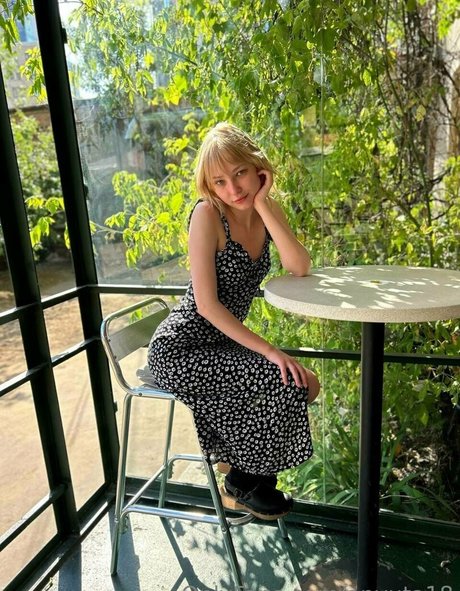 anyuta18 model erotic pic