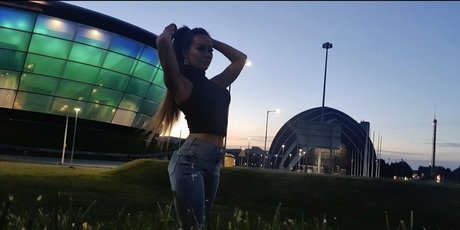 ladyamandarendall art actress pic