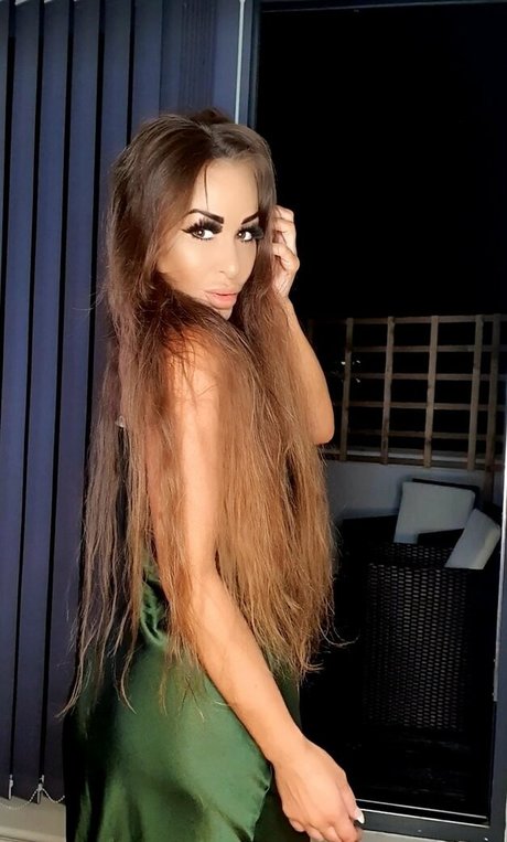 ladyamandarendall naked pornstar image