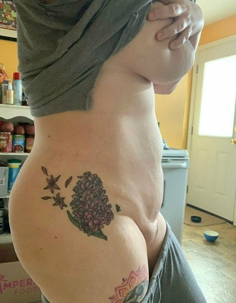 sarenademonvip model sexy pic