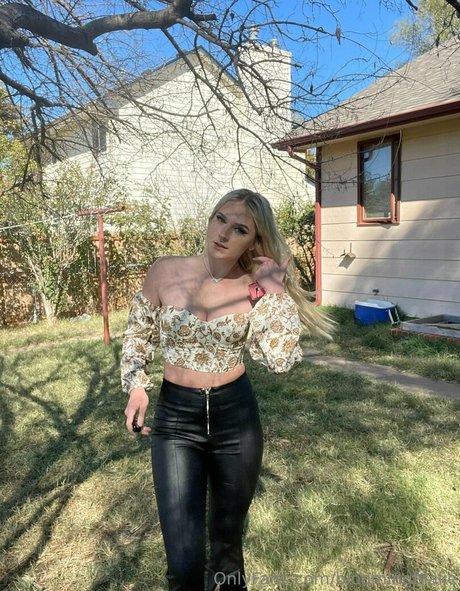 bloomingblake top star img