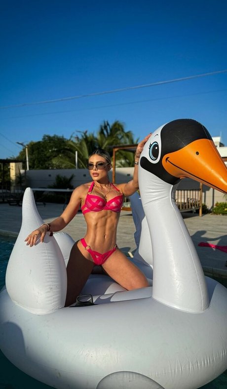 Lairen Berneir naked star pics