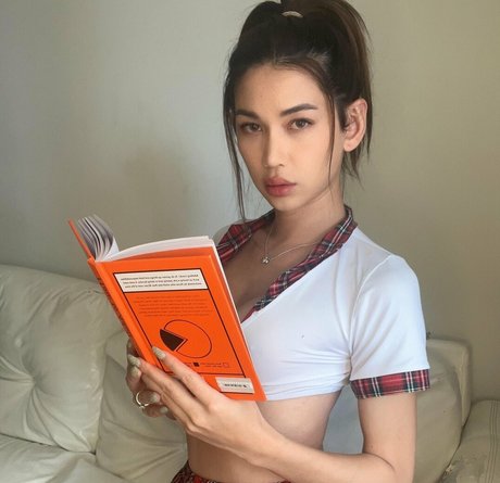 Bella Hancock sex pornstar img