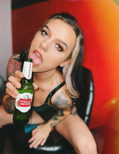 Ela Rose nude pornstar archive