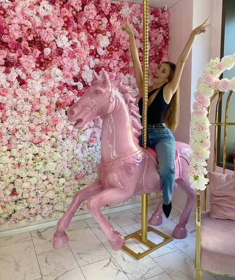 Raquel Mateo model nude photos