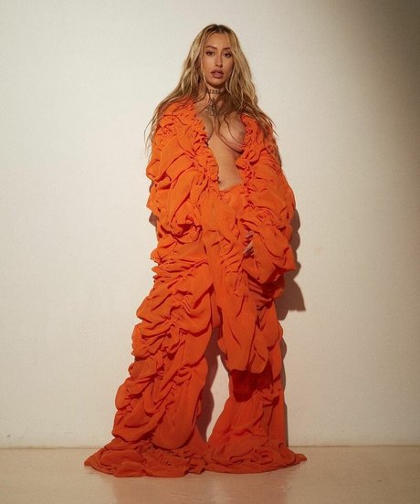 larataylorbb pornstar adult img