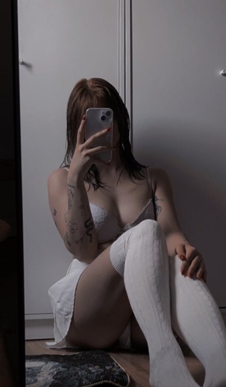 Lil Lau top model image