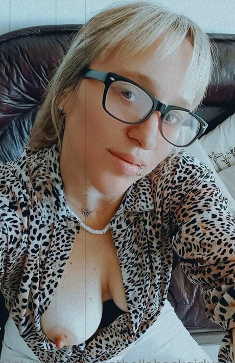 nothollabackgirlxoxo star high quality images