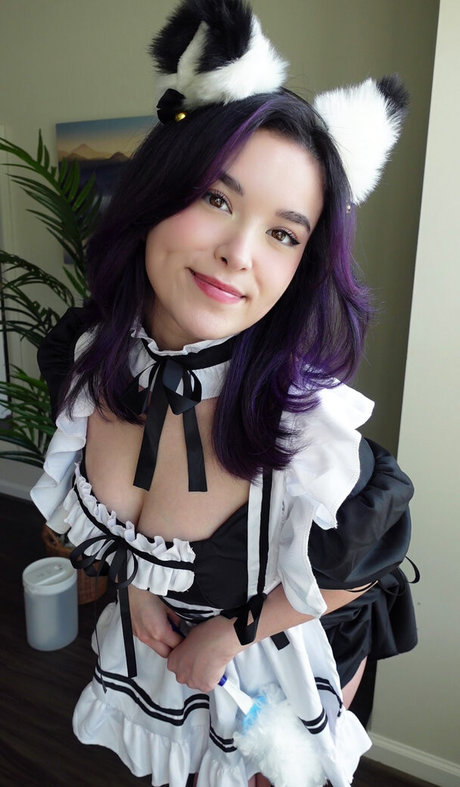 TheMishkaBear model top img