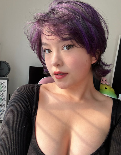 TheMishkaBear nude pornstar images