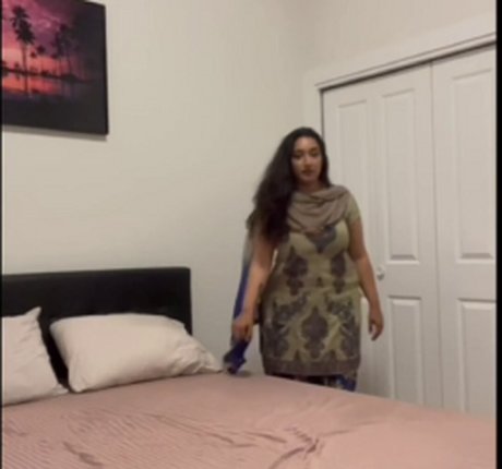 iamrakhi star beautiful picture