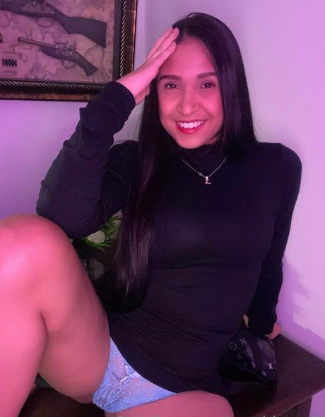 sarahlopez1 hot model pic