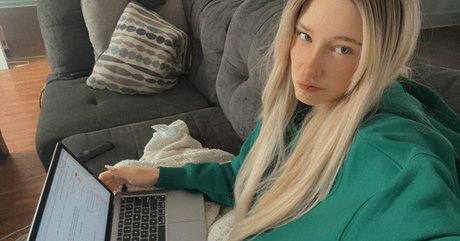 books withari art star gallery