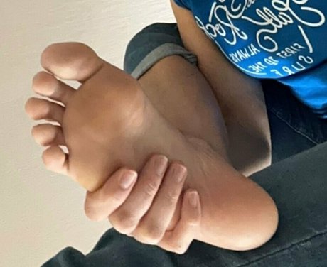 rosiecheeks33 sexy actress pic