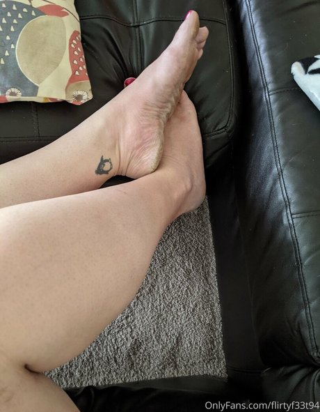 flirtyf33t94 pornographic star picture