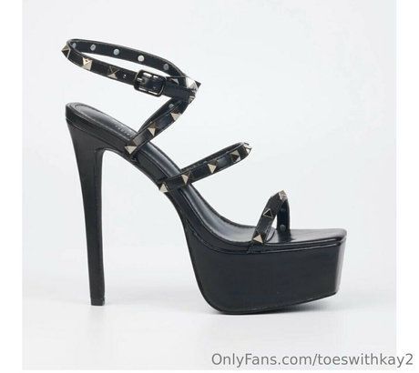 toeswithkay2 nice model pic