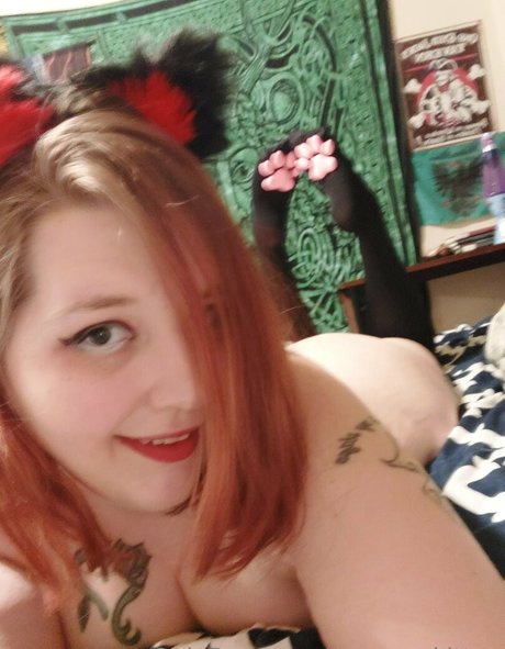 eeeveeekitten pornstar erotic photos