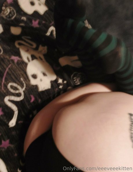 eeeveeekitten art model pic