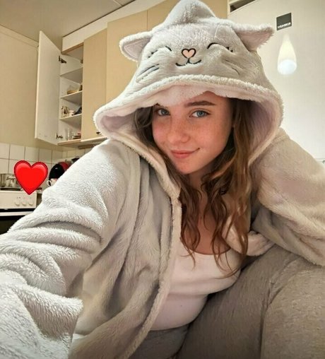 valerie chantal pornographic model photo