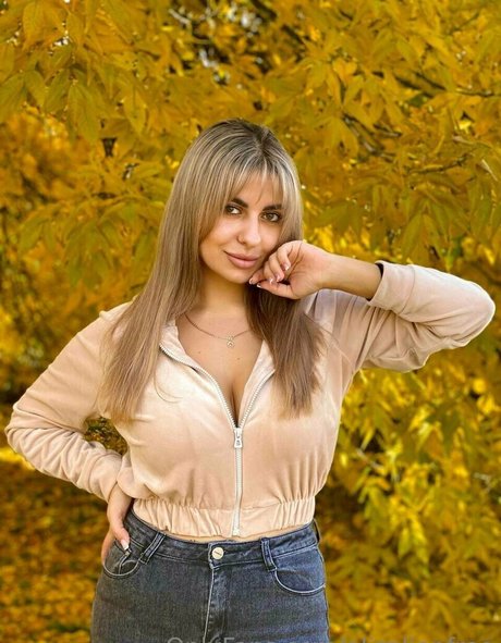 candyadria star nude images