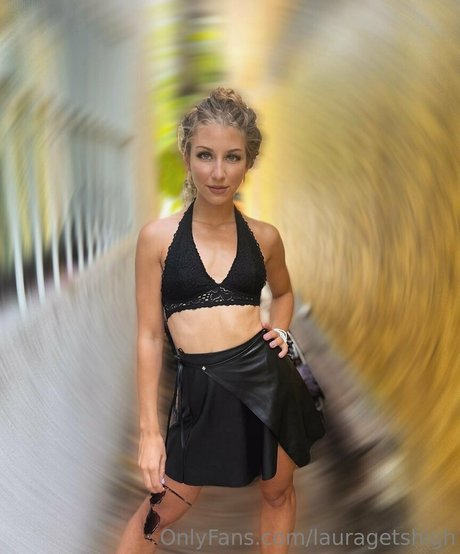 lauragetshigh porn model photos