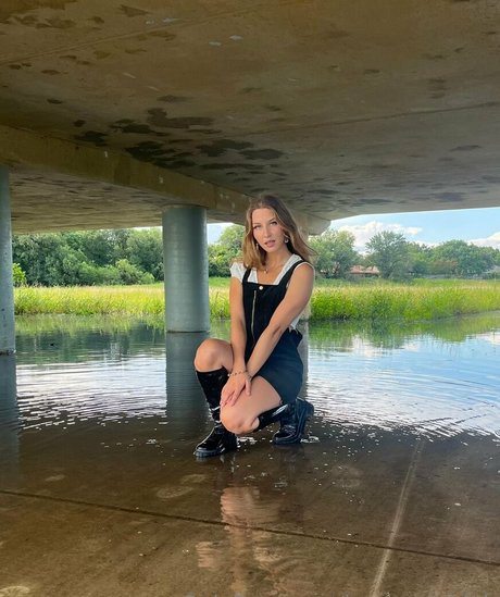 lauragetshigh pornstar best pictures