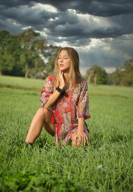 lauragetshigh xxx model pictures