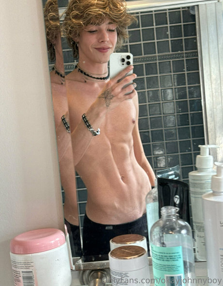 okayjohnnyboy star top img