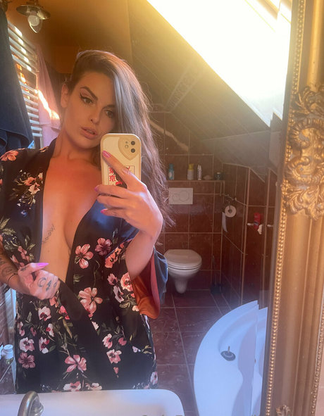 katebran hot actress photos