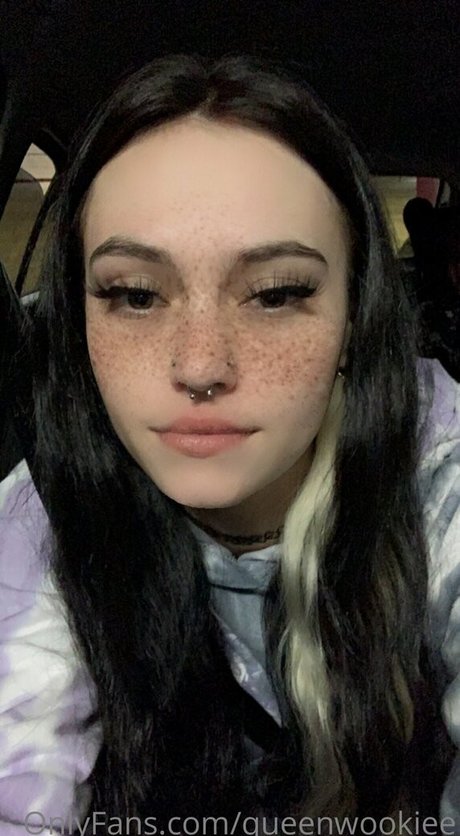 queenwookiee pretty model photos