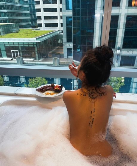 Dfuqanne model nice photo