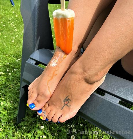 cutiefeetzies model exclusive images