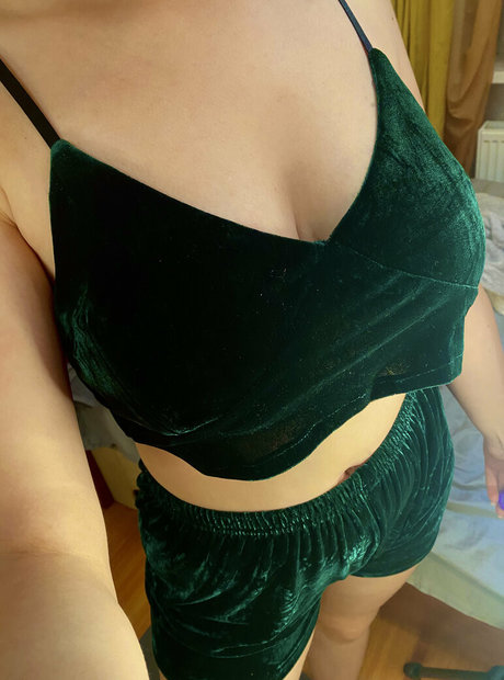 busty mom onlyfans beautiful porn pic