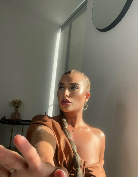 jessicarabbitrose model free images