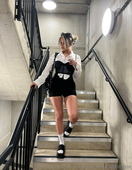 jessicarabbitrose xxx star image